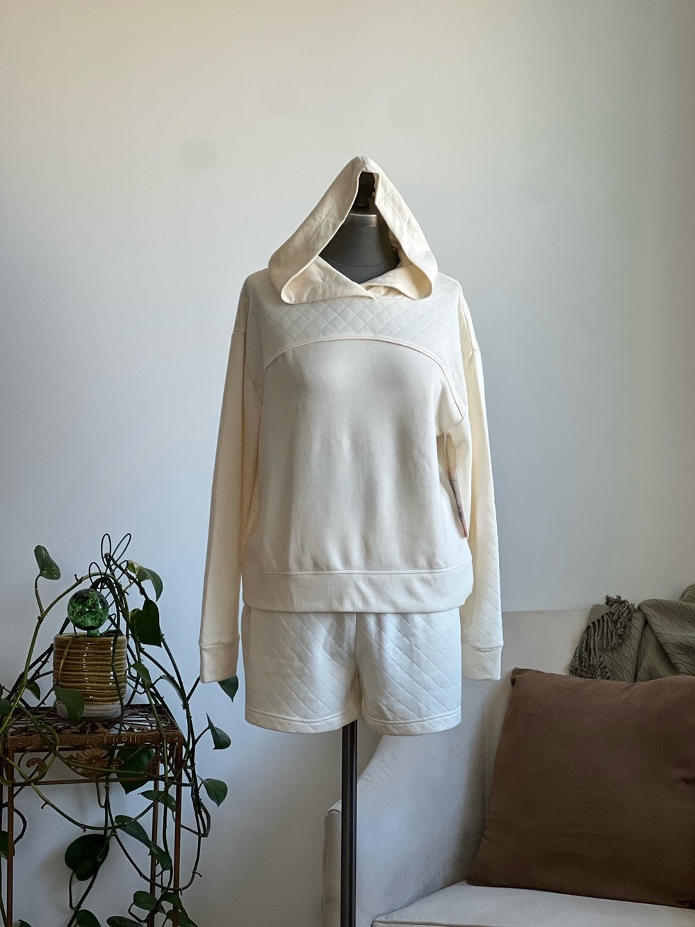 Danskin Quilted Cream Hoodie & Short Set